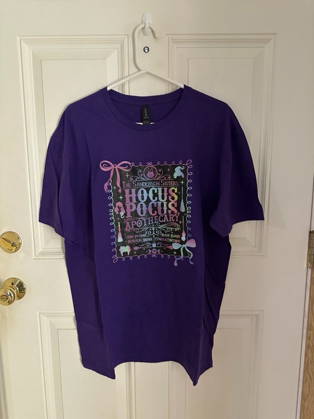 Gildan Hocus Pocus Graphic T-Shirt XL